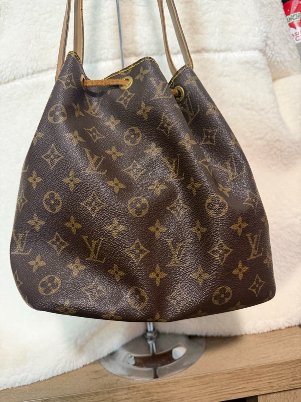 Louis Vuitton Monogram Canvas Bucket Shoulder Bag in Brown and Tan - Picture 2 of 16